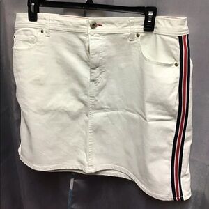 NWT white skirt side stripes